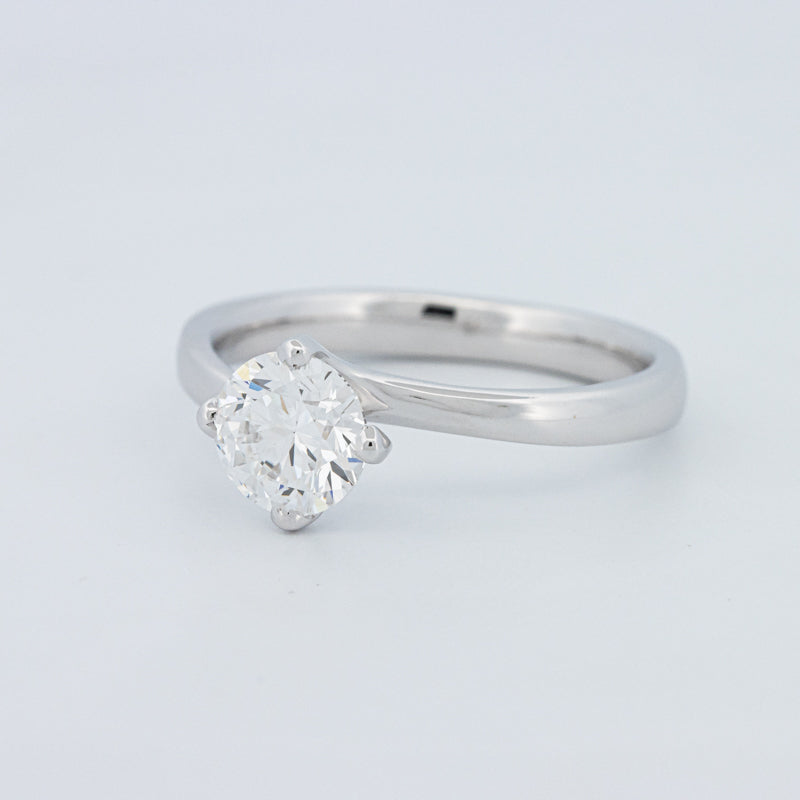 Round Cut Twist Band Solitaire (LG)