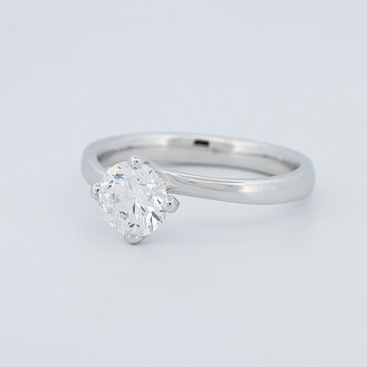 Round Cut Twist Band Solitaire (LG)