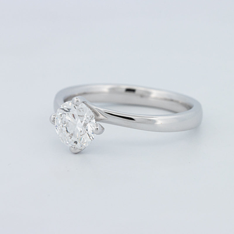 Round Cut Twist Band Solitaire (LG)