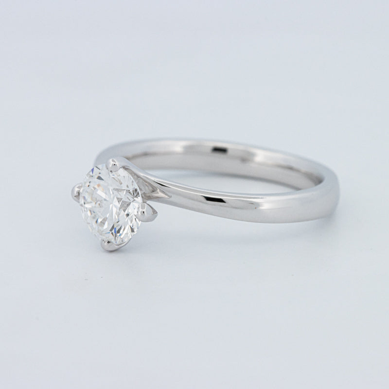 Round Cut Twist Band Solitaire (LG)