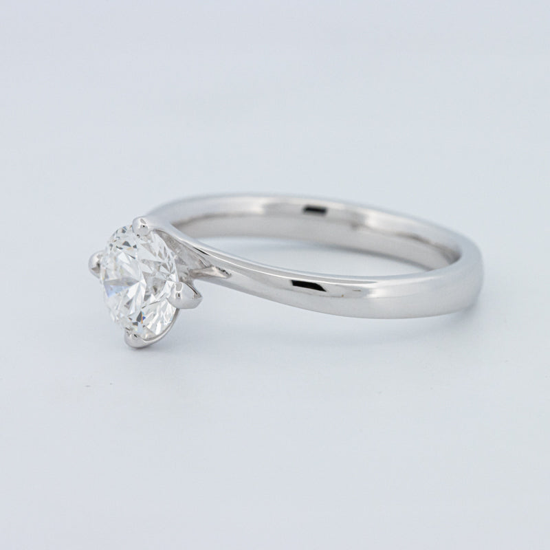 Round Cut Twist Band Solitaire (LG)