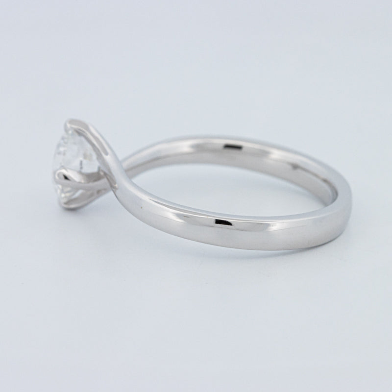 Round Cut Twist Band Solitaire (LG)