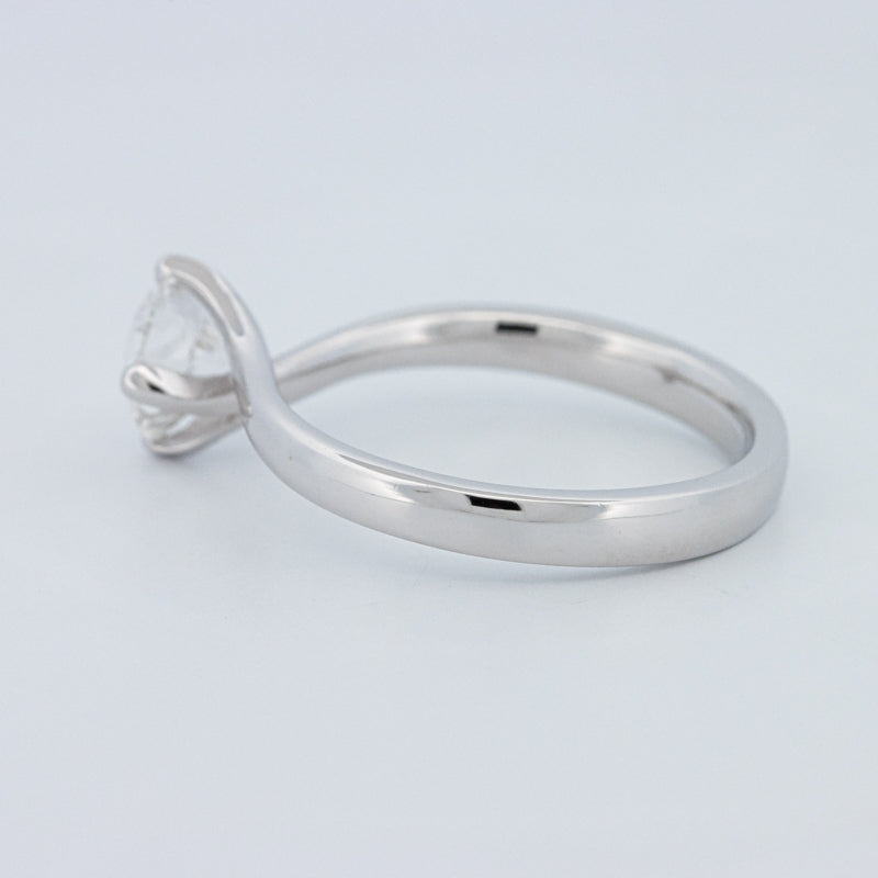 Round Cut Twist Band Solitaire (LG)