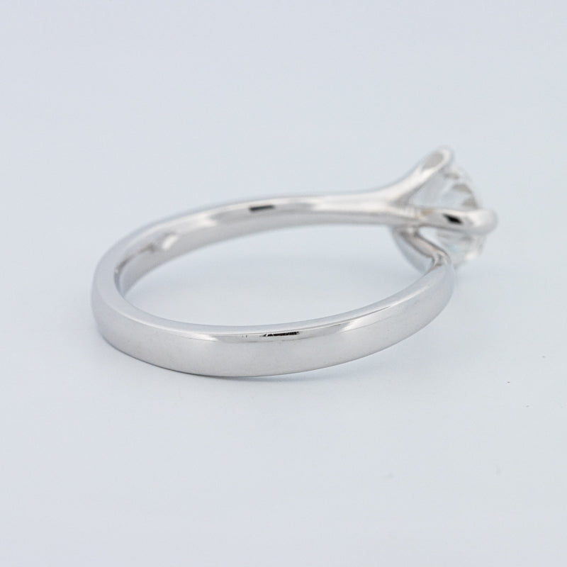 Round Cut Twist Band Solitaire (LG)