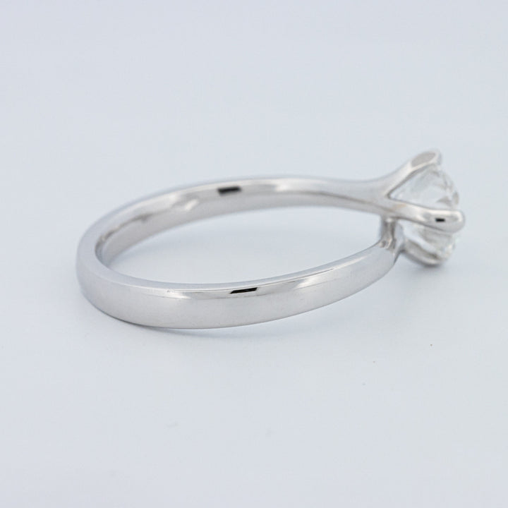 Round Cut Twist Band Solitaire (LG)