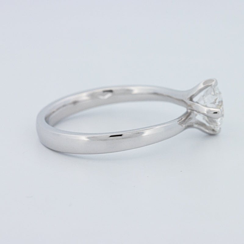 Round Cut Twist Band Solitaire (LG)