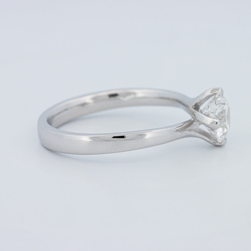 Round Cut Twist Band Solitaire (LG)