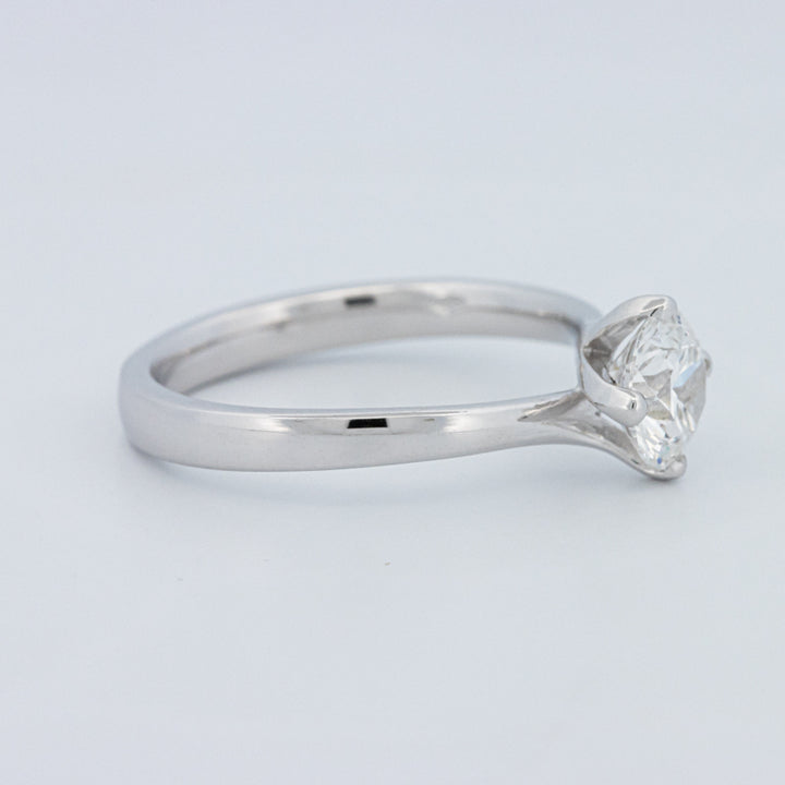 Round Cut Twist Band Solitaire (LG)