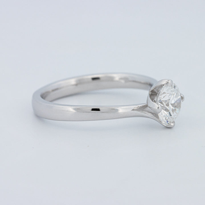 Round Cut Twist Band Solitaire (LG)