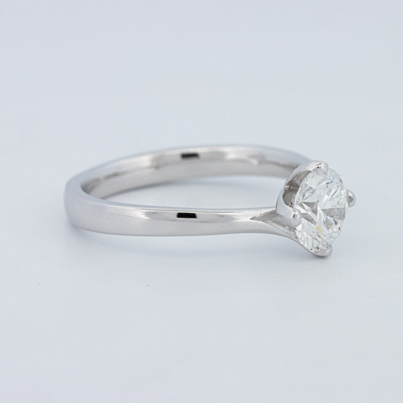 Round Cut Twist Band Solitaire (LG)