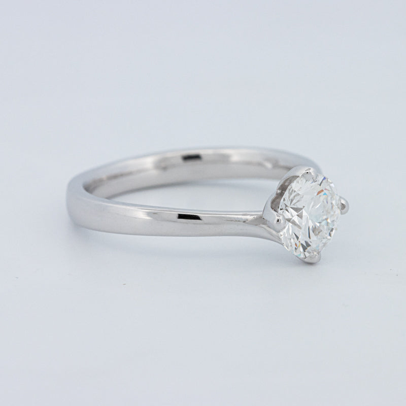 Round Cut Twist Band Solitaire (LG)