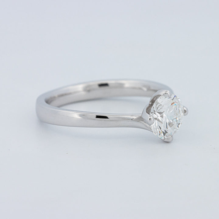 Round Cut Twist Band Solitaire (LG)