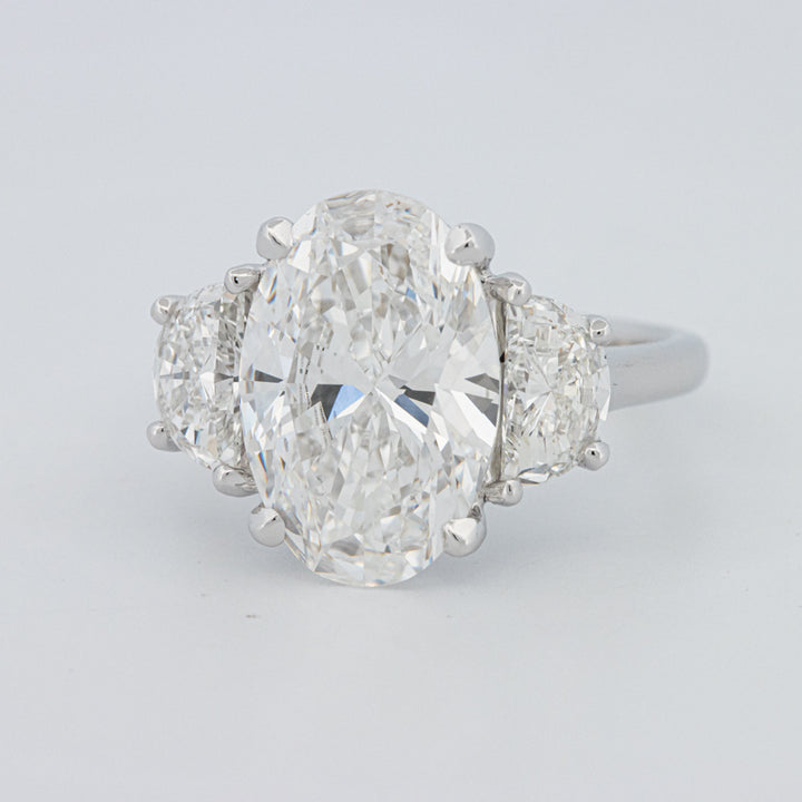 5 CT "Moonlight" Ovale Trilogy Ring (LG)