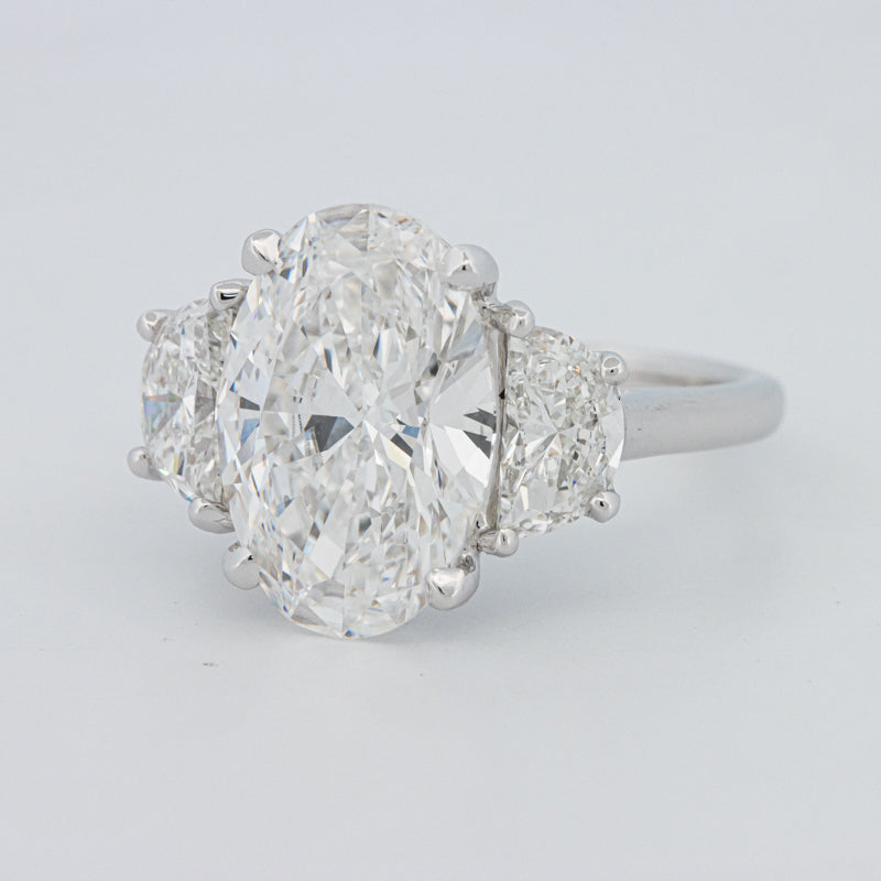 5 CT "Moonlight" Ovale Trilogy Ring (LG)