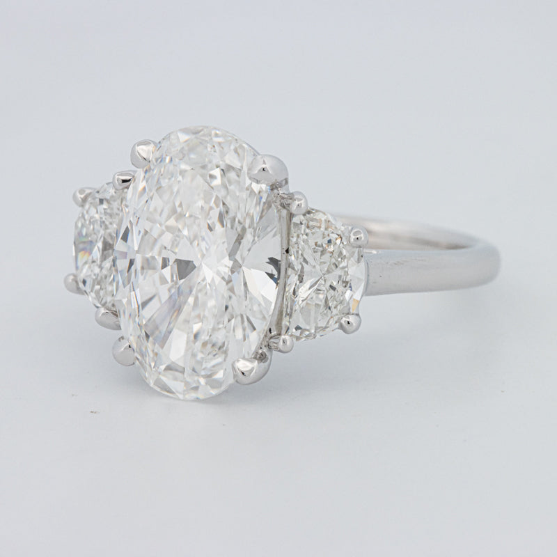 5 CT "Moonlight" Ovale Trilogy Ring (LG)