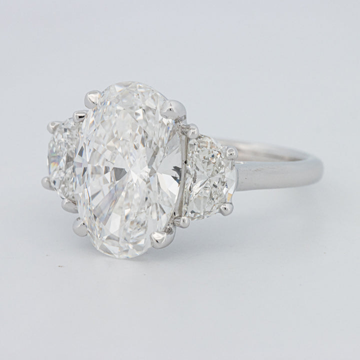 5 CT "Moonlight" Ovale Trilogy Ring (LG)