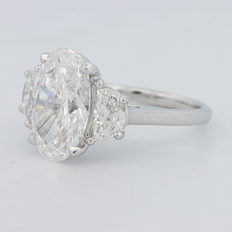5 CT "Moonlight" Ovale Trilogy Ring (LG)