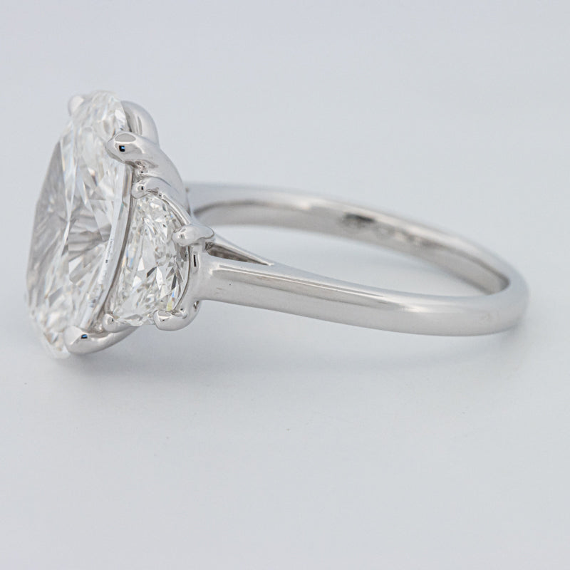 5 CT "Moonlight" Ovale Trilogy Ring (LG)