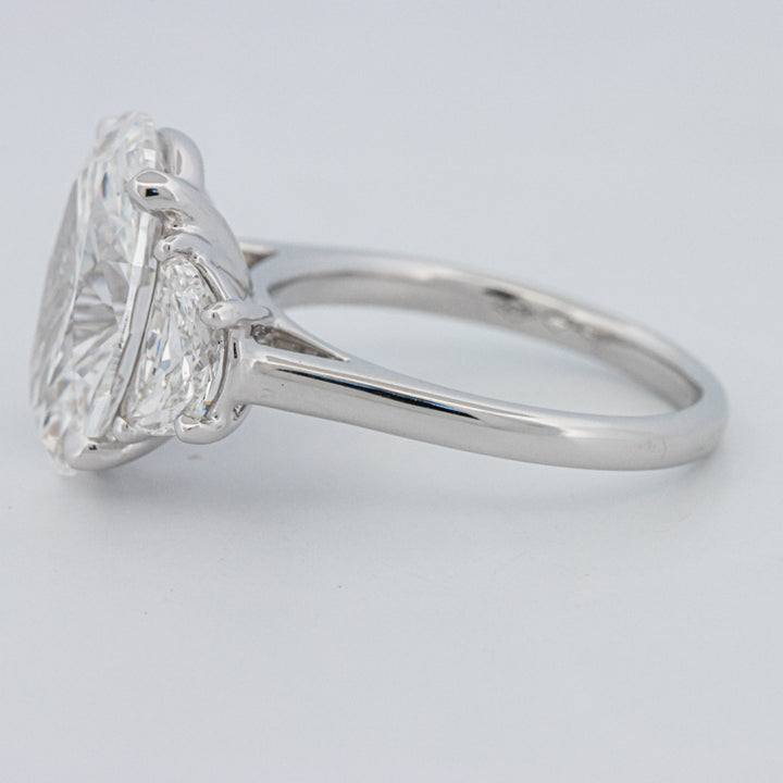 5 CT "Moonlight" Ovale Trilogy Ring (LG)