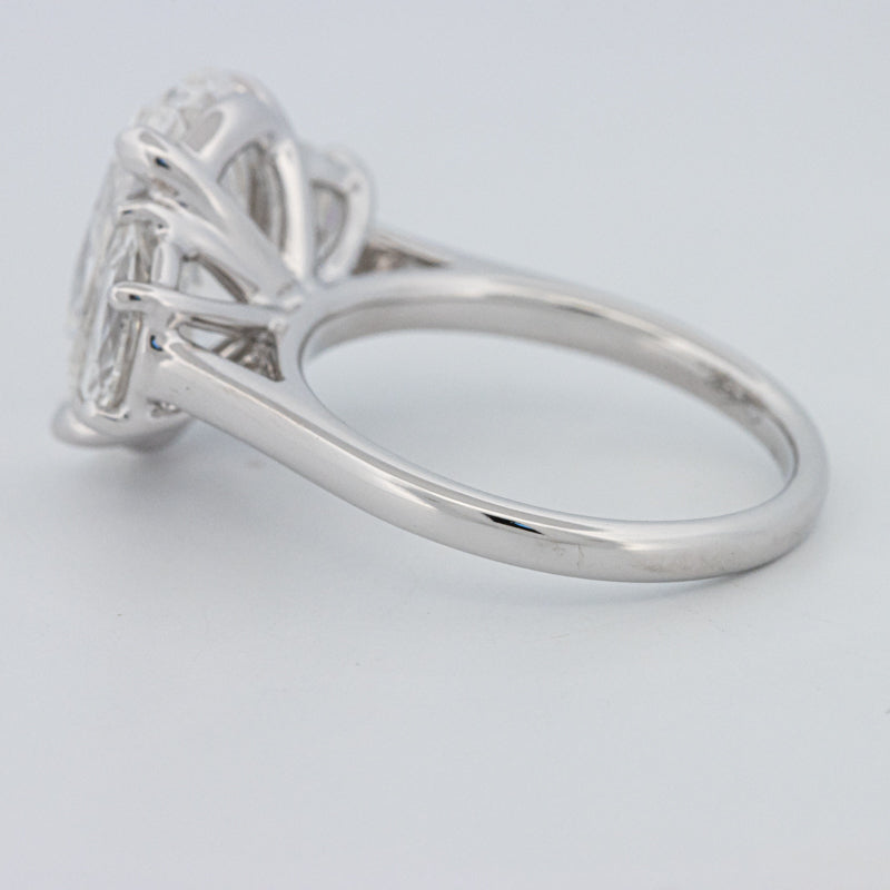5 CT "Moonlight" Ovale Trilogy Ring (LG)