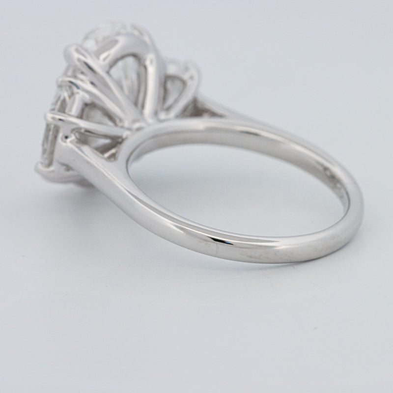 5 CT "Moonlight" Ovale Trilogy Ring (LG)