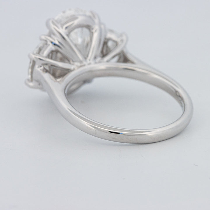 5 CT "Moonlight" Ovale Trilogy Ring (LG)
