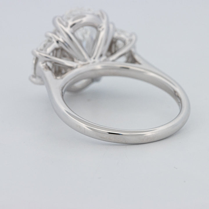 5 CT "Moonlight" Ovale Trilogy Ring (LG)