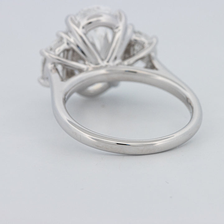5 CT "Moonlight" Ovale Trilogy Ring (LG)