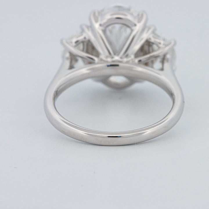 5 CT "Moonlight" Ovale Trilogy Ring (LG)