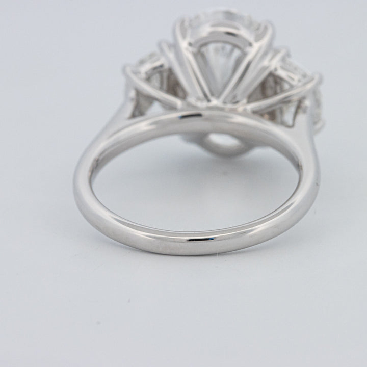 5 CT "Moonlight" Ovale Trilogy Ring (LG)