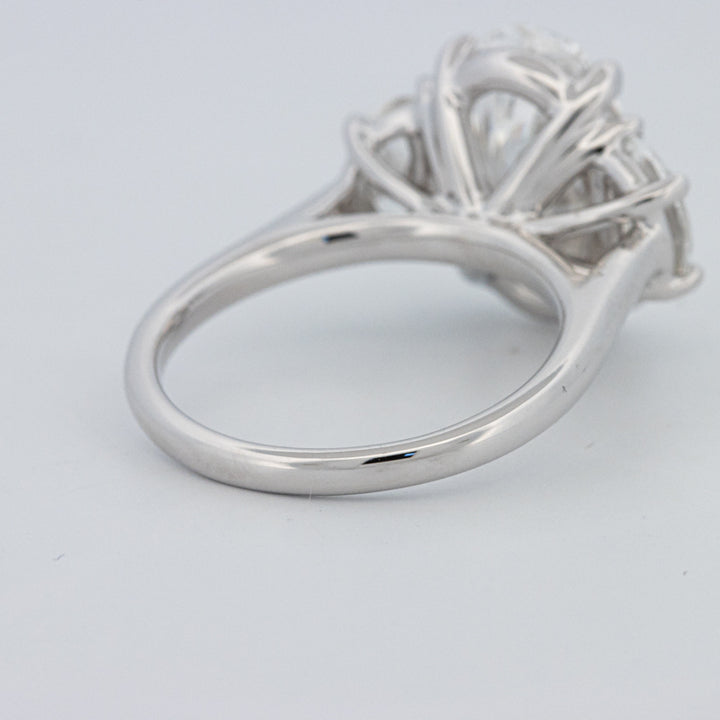 5 CT "Moonlight" Ovale Trilogy Ring (LG)