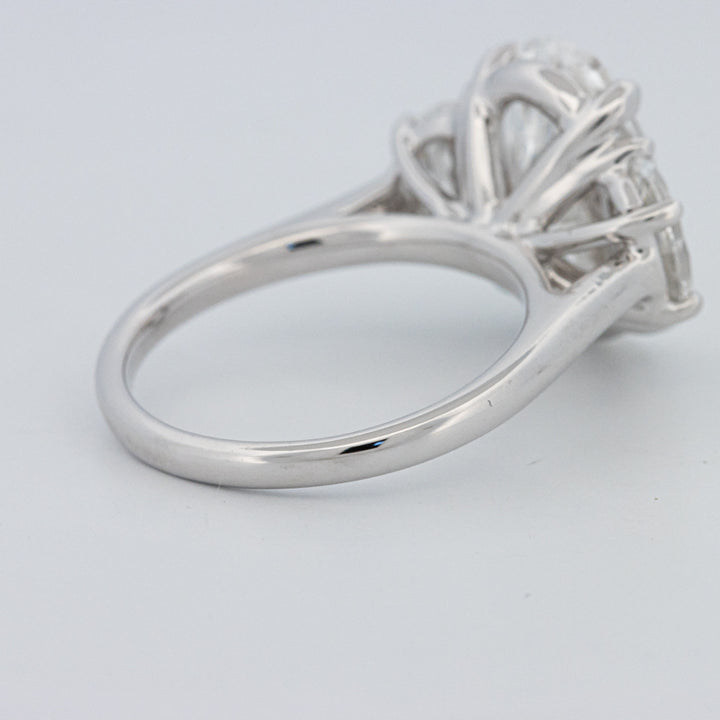 5 CT "Moonlight" Ovale Trilogy Ring (LG)