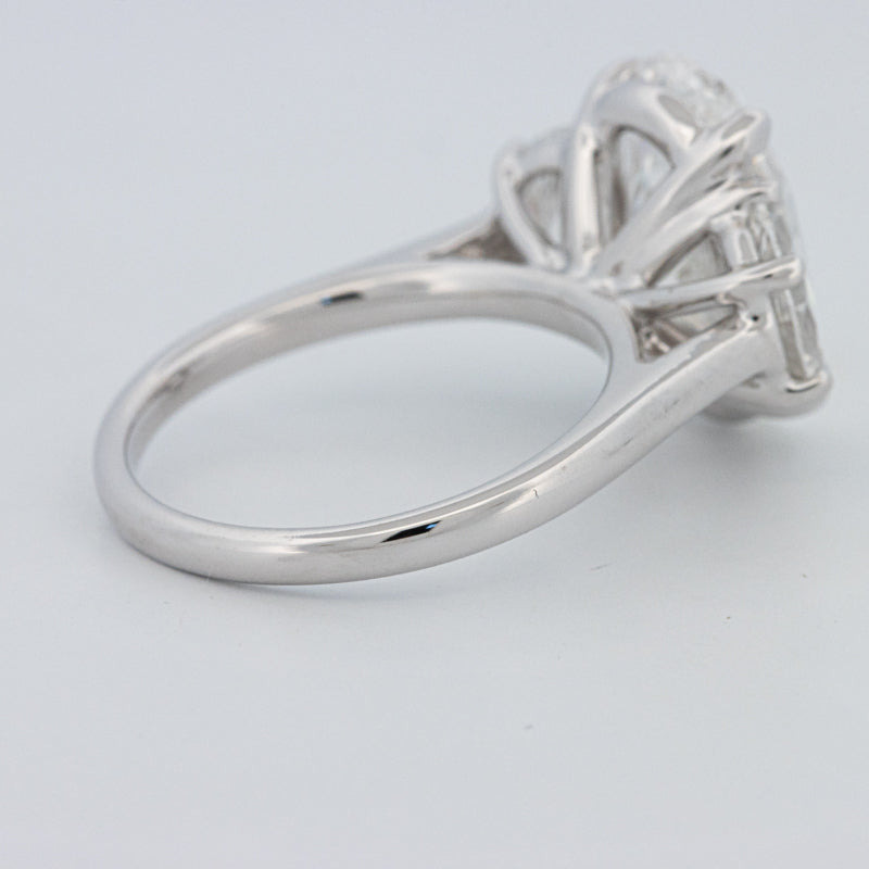 5 CT "Moonlight" Ovale Trilogy Ring (LG)