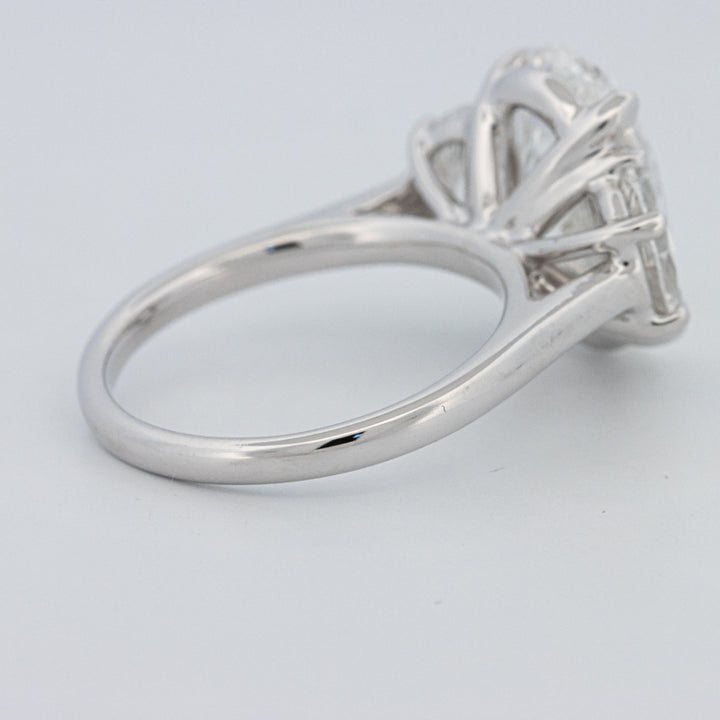 5 CT "Moonlight" Ovale Trilogy Ring (LG)