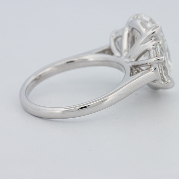 5 CT "Moonlight" Ovale Trilogy Ring (LG)