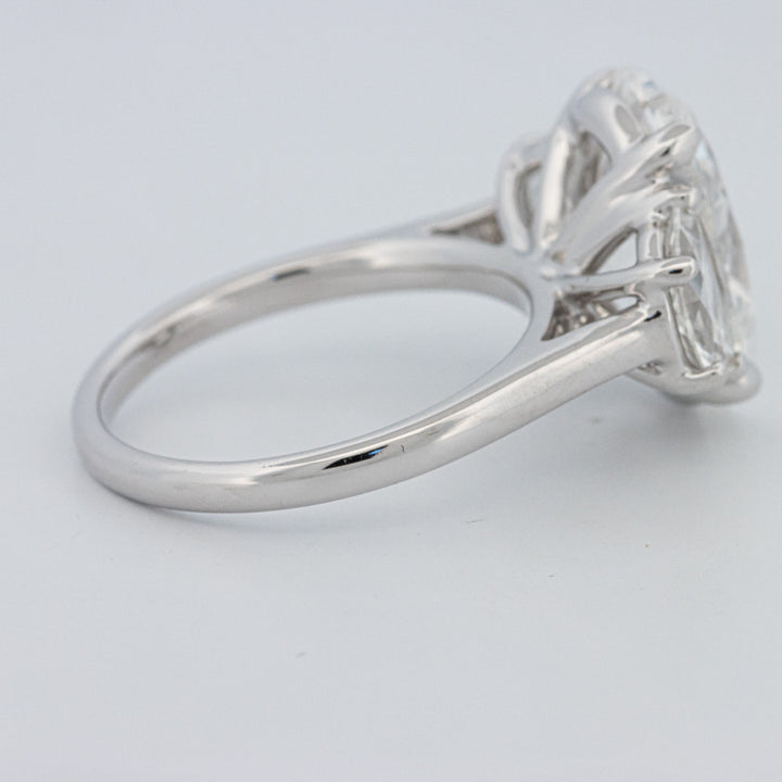 5 CT "Moonlight" Ovale Trilogy Ring (LG)