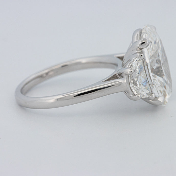 5 CT "Moonlight" Ovale Trilogy Ring (LG)