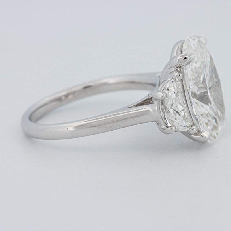 5 CT "Moonlight" Ovale Trilogy Ring (LG)