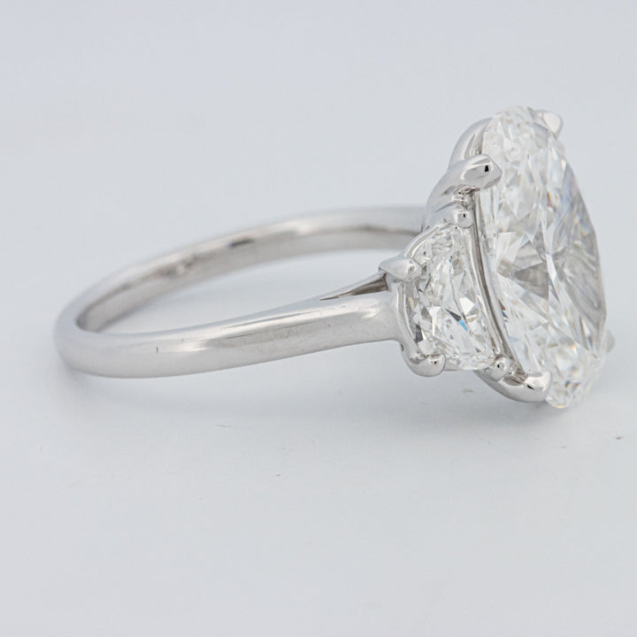 5 CT "Moonlight" Ovale Trilogy Ring (LG)