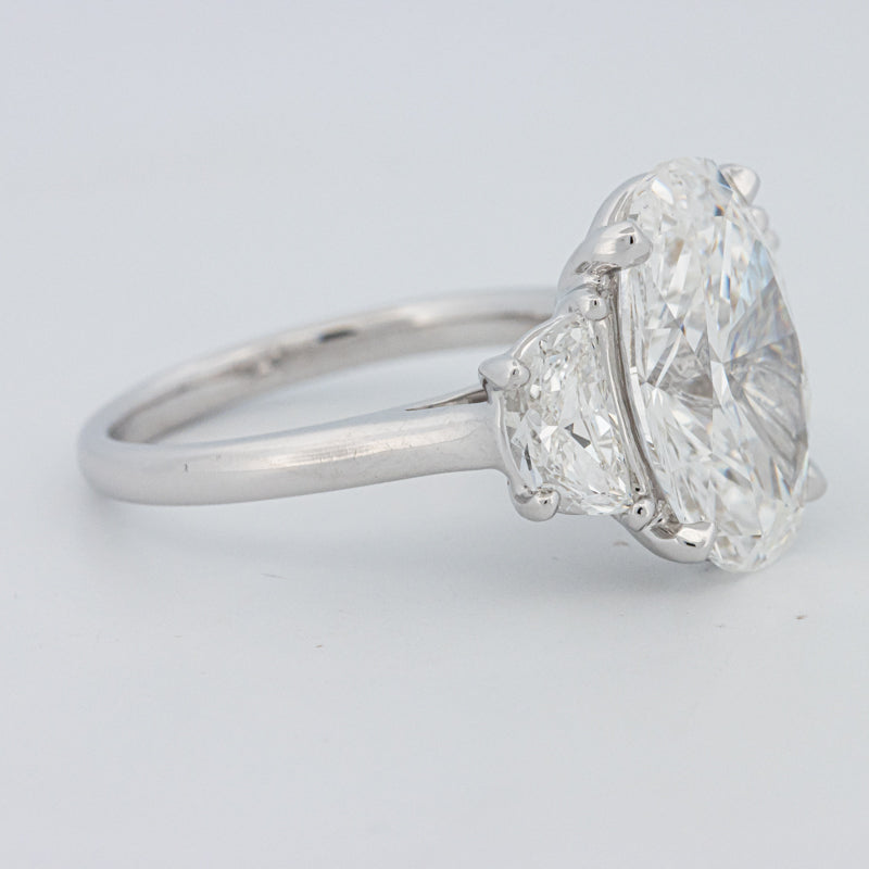 5 CT "Moonlight" Ovale Trilogy Ring (LG)