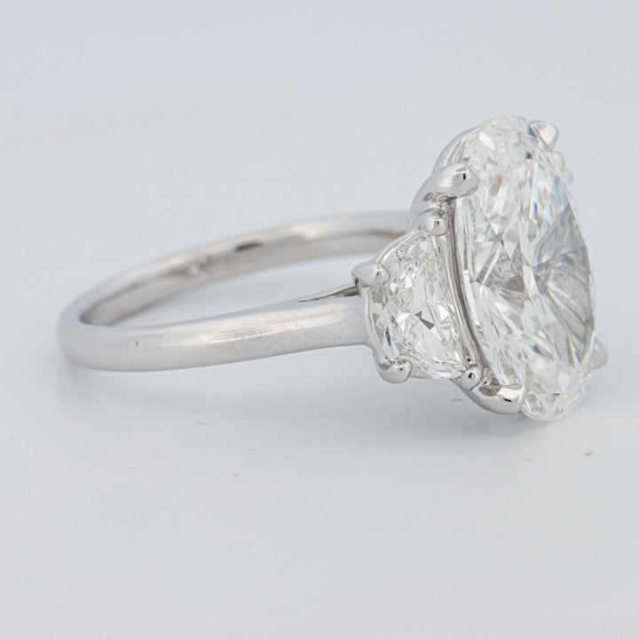 5 CT "Moonlight" Ovale Trilogy Ring (LG)