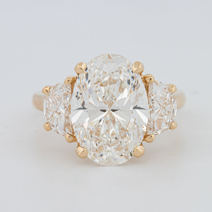 5.30 CT "Moonlight" Ovale Trilogy Ring (LG)