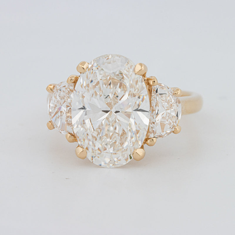 5.30 CT "Moonlight" Ovale Trilogy Ring (LG)