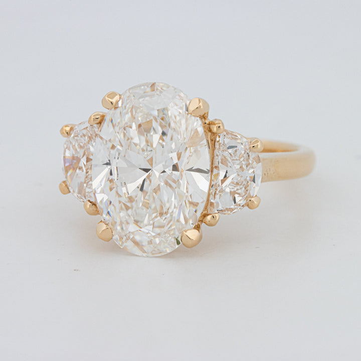 5.30 CT "Moonlight" Ovale Trilogy Ring (LG)