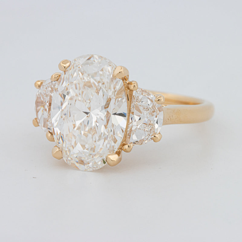 5.30 CT "Moonlight" Ovale Trilogy Ring (LG)
