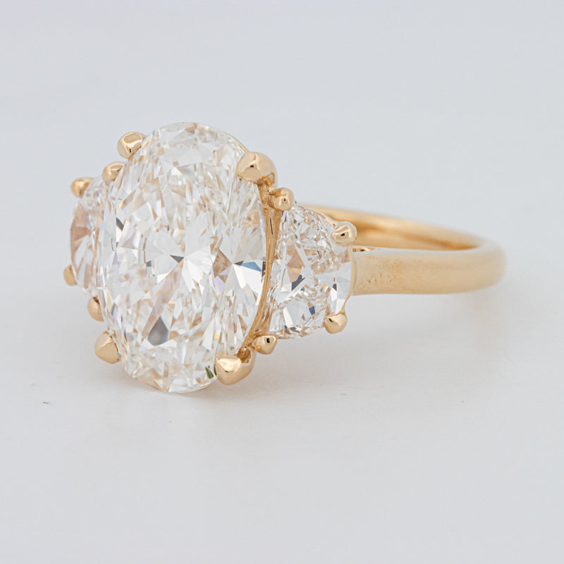 5.30 CT "Moonlight" Ovale Trilogy Ring (LG)