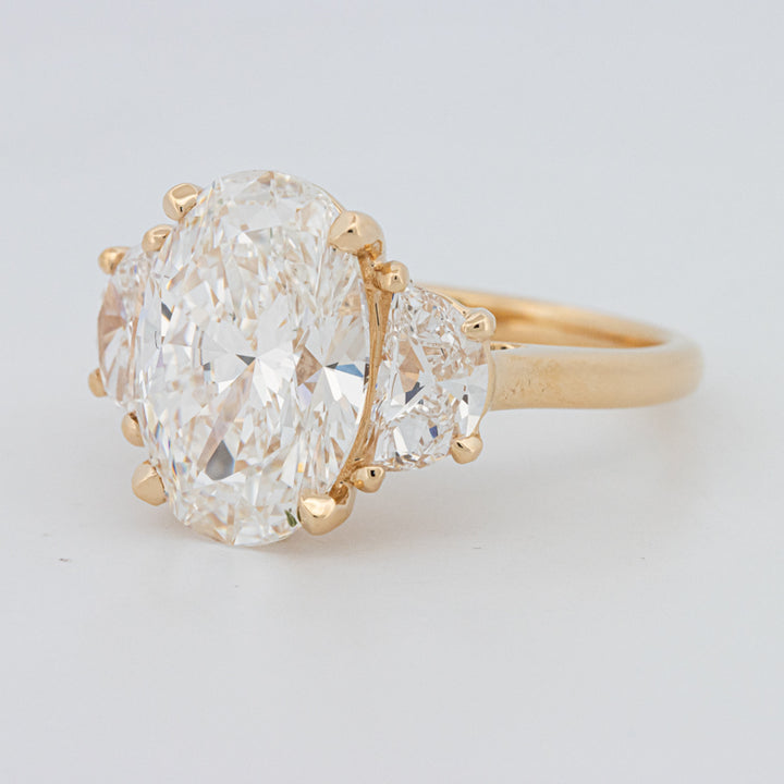 5.30 CT "Moonlight" Ovale Trilogy Ring (LG)