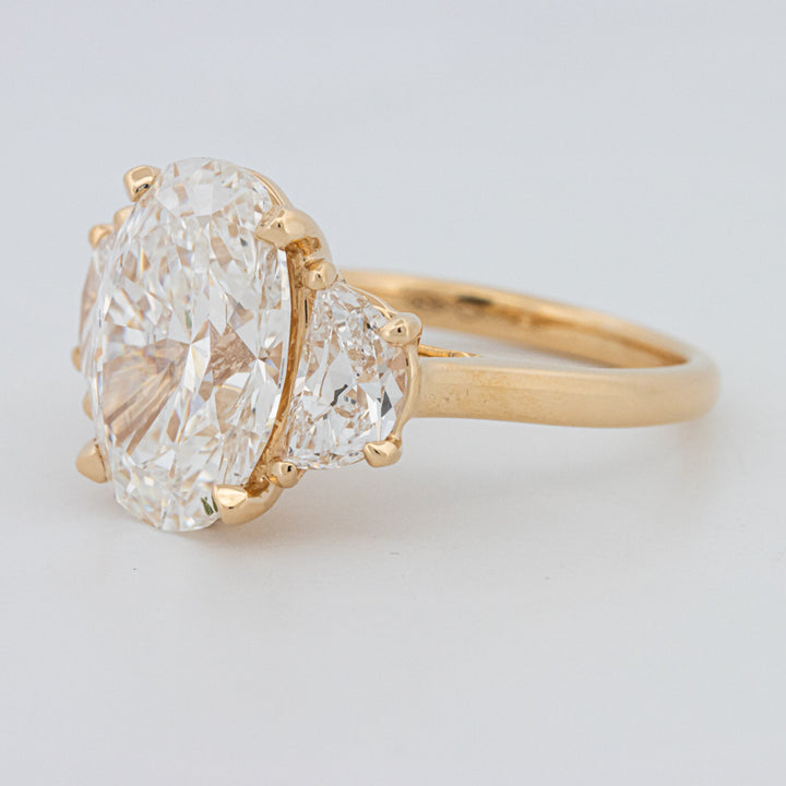 5.30 CT "Moonlight" Ovale Trilogy Ring (LG)