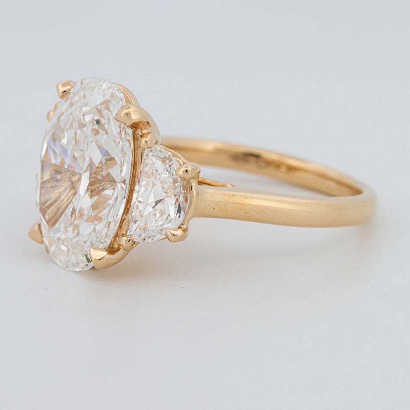 5.30 CT "Moonlight" Ovale Trilogy Ring (LG)