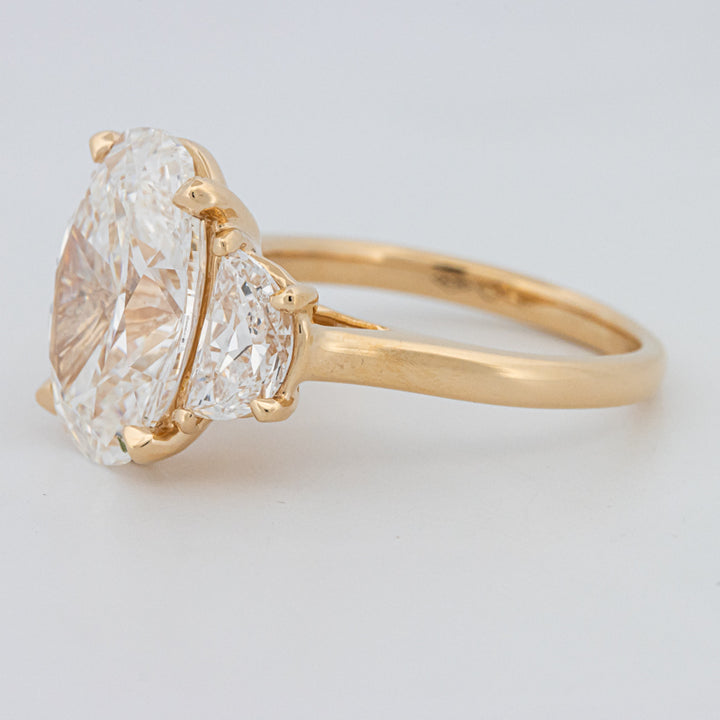 5.30 CT "Moonlight" Ovale Trilogy Ring (LG)